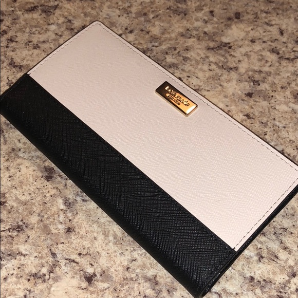 NWT: KATE SPADE WALLET - Picture 2 of 7